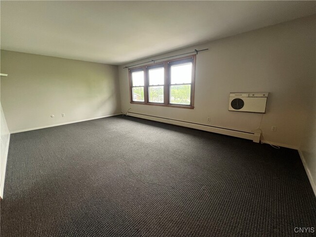 Building Photo - 120 Hasbrouck St