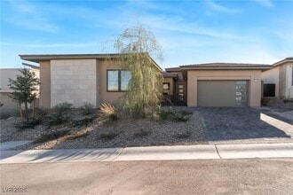 Building Photo - 11103 Rolling Vista Dr