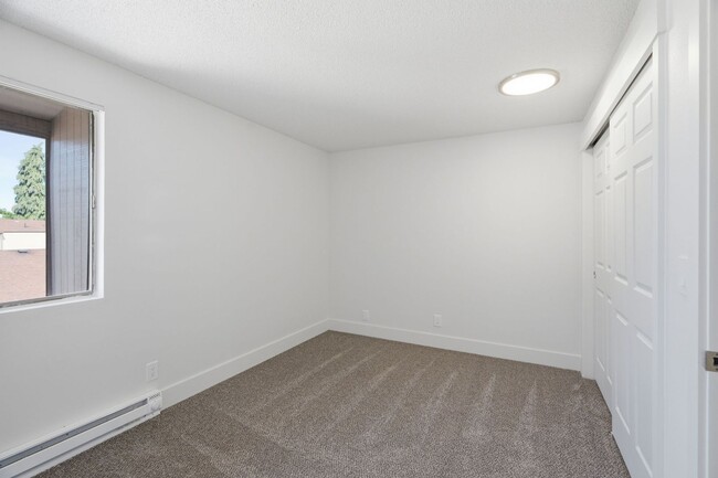 Interior Photo - Rolling Hills Townhouses