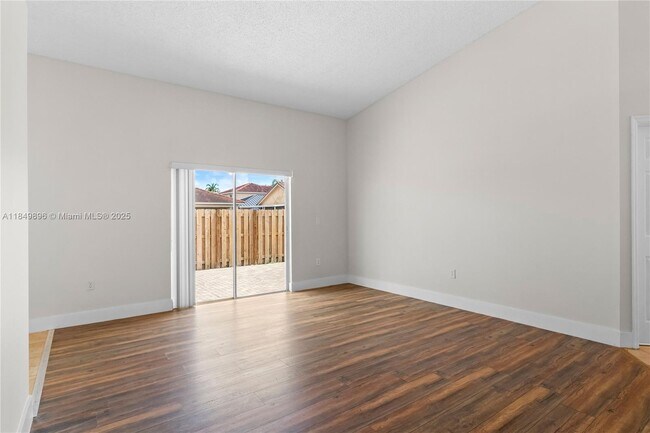 Building Photo - 14611 SW 156th Ave