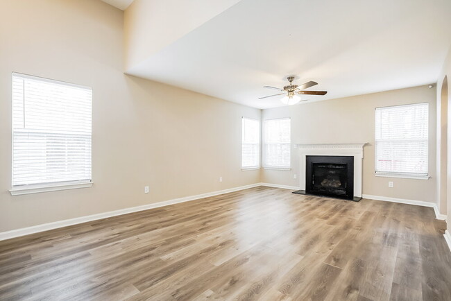 Building Photo - 230 Appsmill Pl