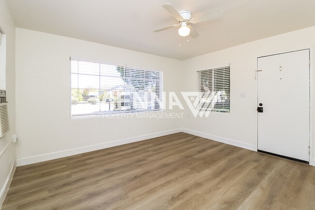 Foto del edificio - 912 Shearer St