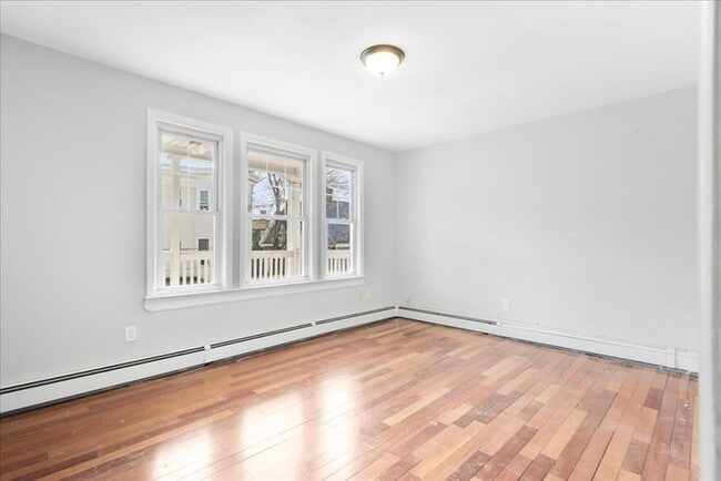 Foto del edificio - 75 Bellevue St