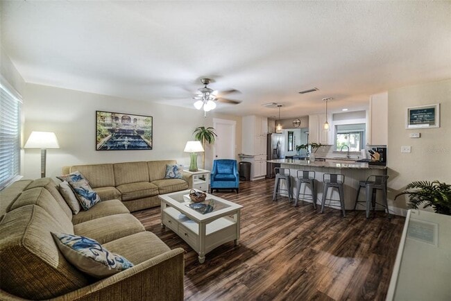 Foto del edificio - 2472 Whitman St