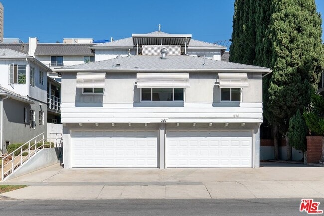 Foto del edificio - 1756 Malcolm Ave