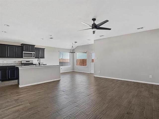 Foto del edificio - 9805 Summerton Dr