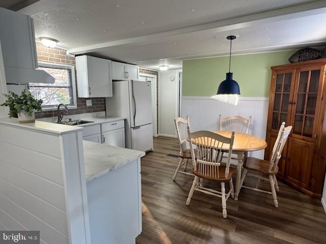 Building Photo - 17236 Pine Water