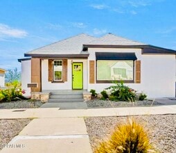 Building Photo - 2624 Aurora Ave