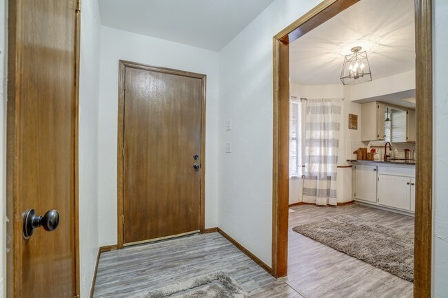 Foto del edificio - 3 br, 2 bath House - 2104 Rushing Meadows