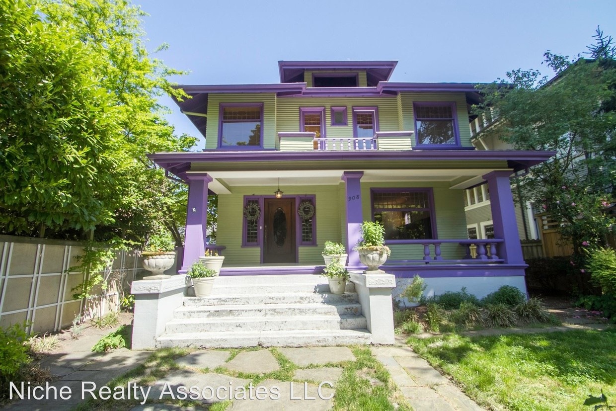 Primary Photo - 4 br, 2.5 bath House - 908 15th Ave E