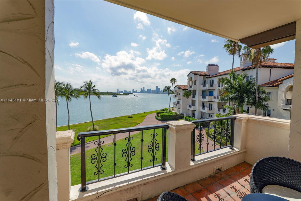 Foto principal - 2235 Fisher Island Dr