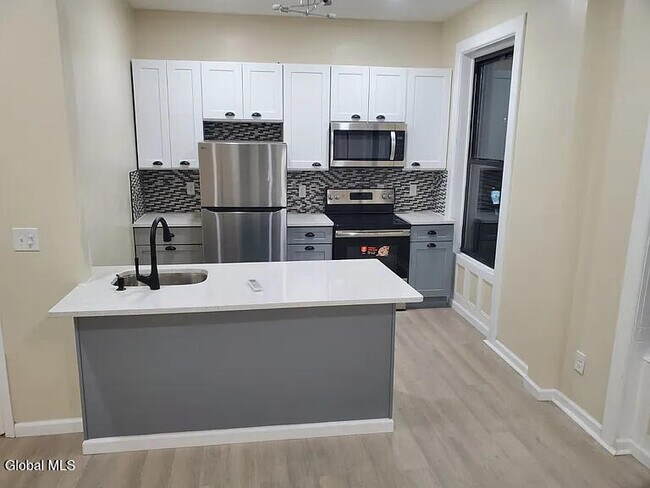 Foto del edificio - 170 Washington Ave