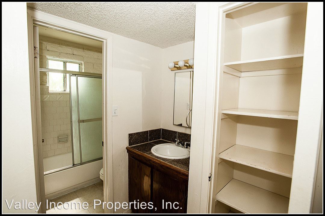 Building Photo - 5749 N 8th Pl