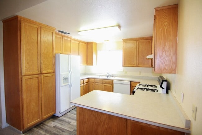 Building Photo - Beautiful Chico Home Near Baroni Park