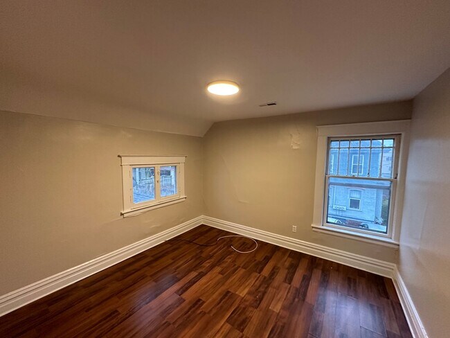 Foto del edificio - 517 Walnut Ct