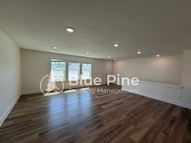 Building Photo - 3221 East Reynard Ln