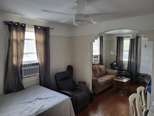 Foto del edificio - 3613 W Metairie Ave N