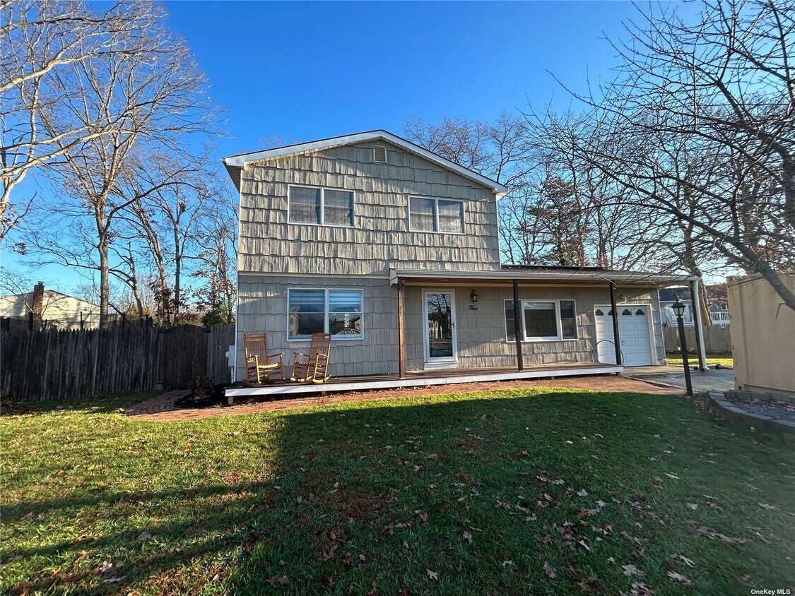 5 W 5th St, Patchogue, NY 11772 House Rental in Patchogue, NY