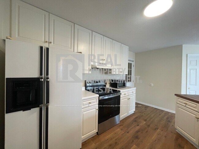 Foto del edificio - 425 Ashville Dr