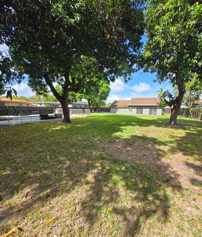 Foto del edificio - 2420 Jackson St