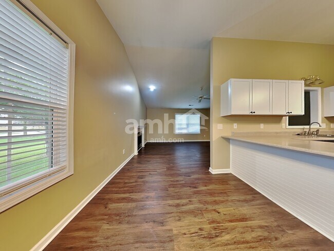 Building Photo - 209 Jay Rd