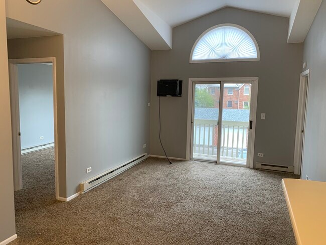 Building Photo - 1371 Cunat Ct