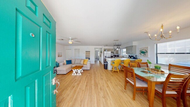 Building Photo - 5737 Rudolph Ave