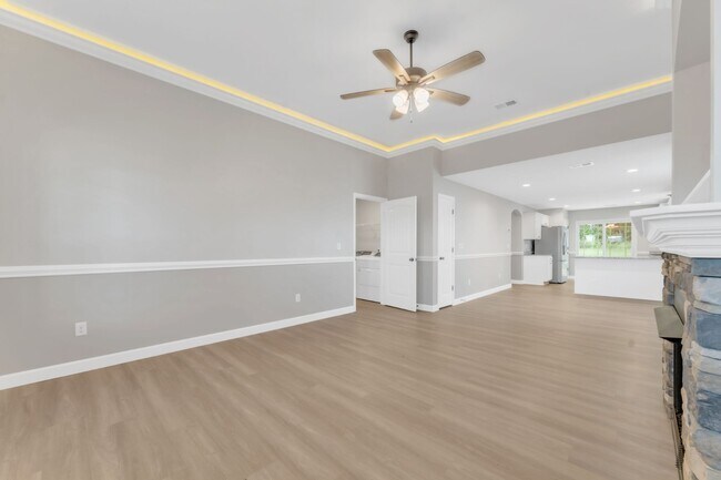 Foto del edificio - Modern 3-Bedroom Home with Granite Counter...