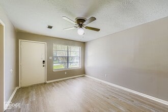 Building Photo - 1611 Hazelwood St