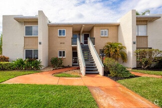 Building Photo - 1212 NE 14th Ct