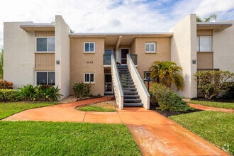 Building Photo - 1212 NE 14th Ct