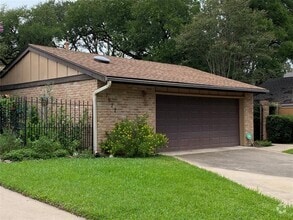 Building Photo - 7922 Ridgeline N