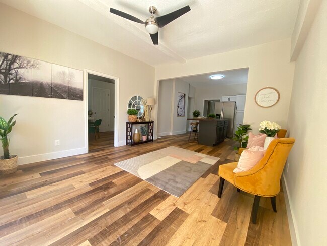 Building Photo - 2407 E 13th St