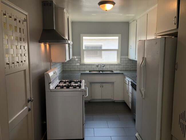 Foto del edificio - 5325 Whitsett Ave