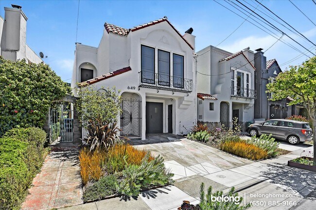 Building Photo - 649 Cayuga Ave
