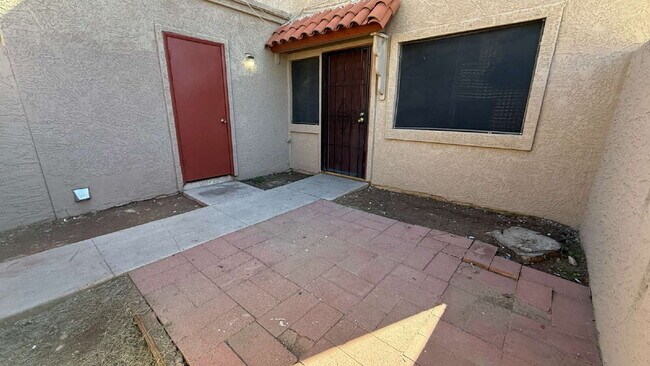 Foto del edificio - "Charming 2-Bedroom Townhouse in Phoenix -...