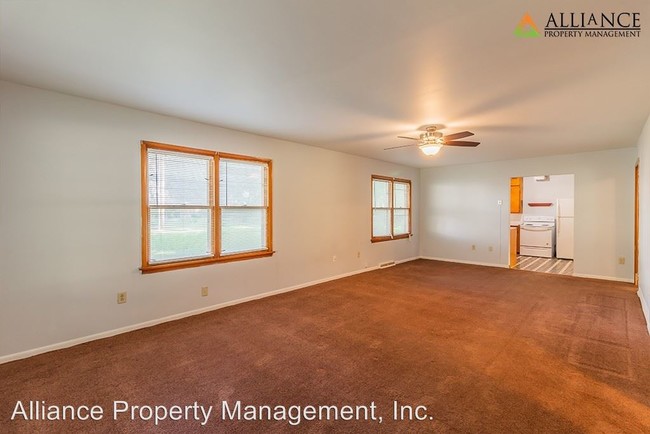 Foto del edificio - 3 br, 1.5 bath House - 315 S. Elm