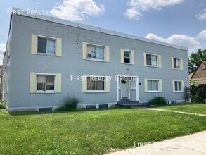 Building Photo - 16 W Maplewood Ave
