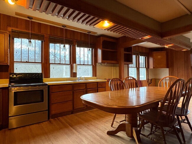 Building Photo - 173 Leesville Rd