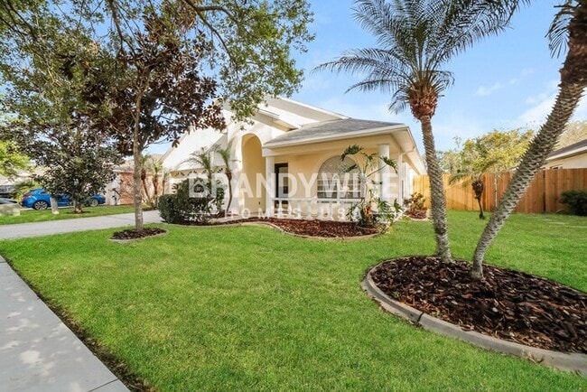 Building Photo - 1427 Lake Shore Ranch Dr