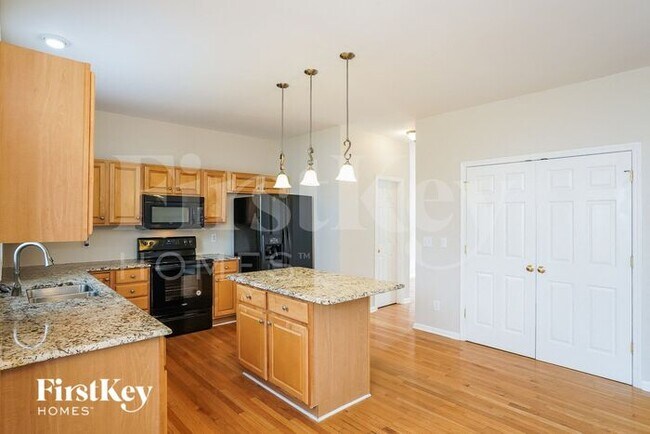 Building Photo - 4001 Toccopola St