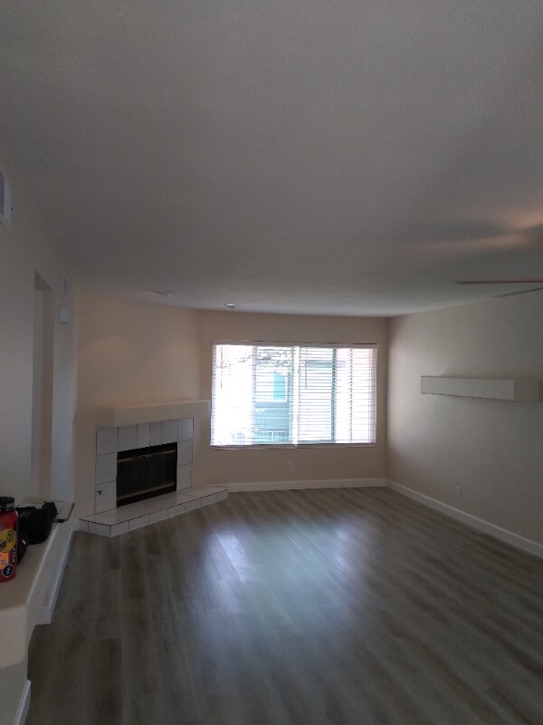 Foto del edificio - 9808 Shirley Gardens Dr