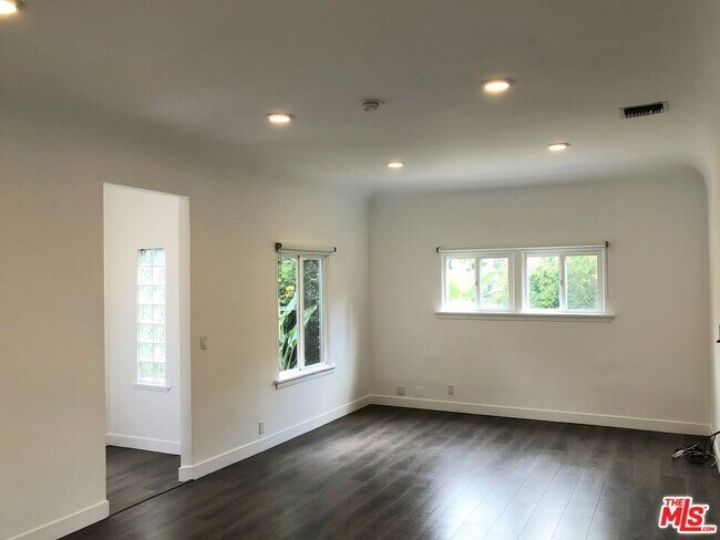 Foto del edificio - 8538 West Knoll Dr