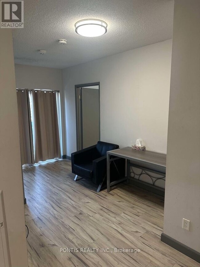 Photo du bâtiment - 258B Sunview St