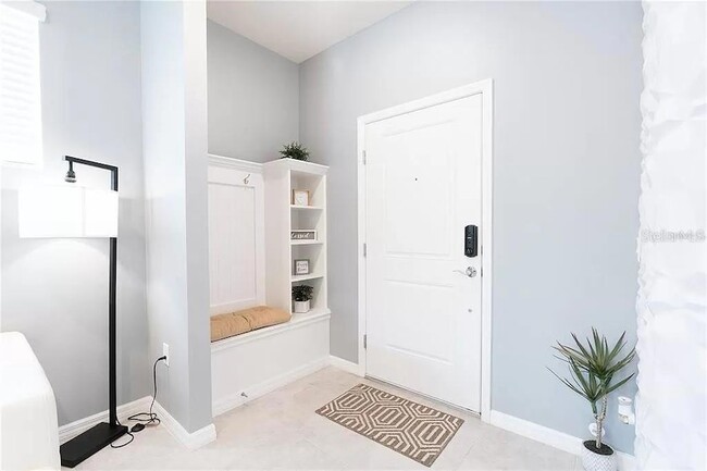 Building Photo - 7243 Oak Hammock Dr