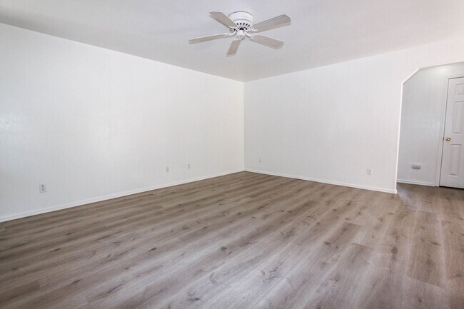 Foto del edificio - 7348 E Horseshoe Ln