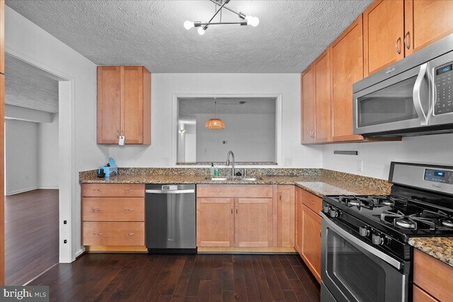 Foto del edificio - 2228 Hunters Run Dr