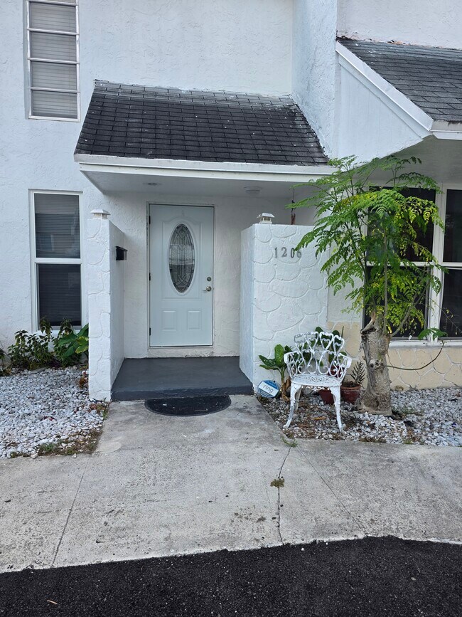 Entrada principal - 1206 Seaview