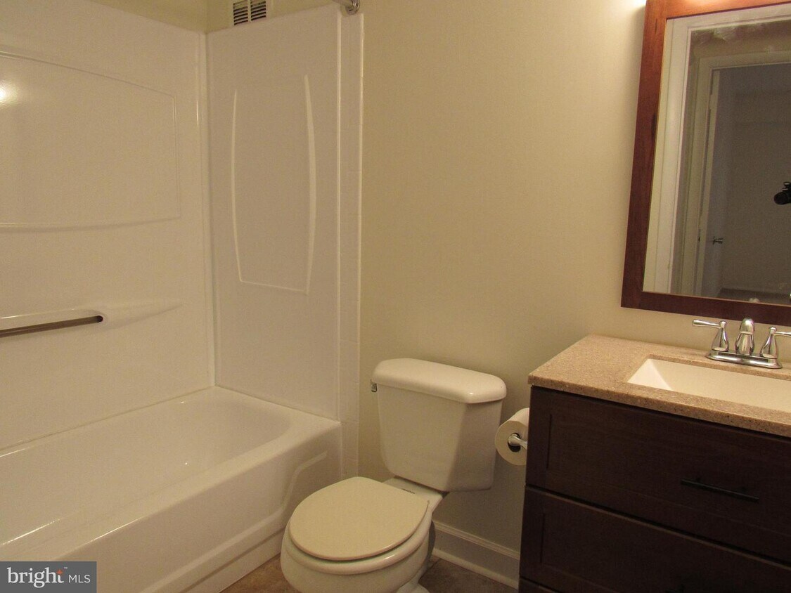 76 Welsh Tract Rd Unit 106, Newark, DE 19713 Condo for Rent in Newark