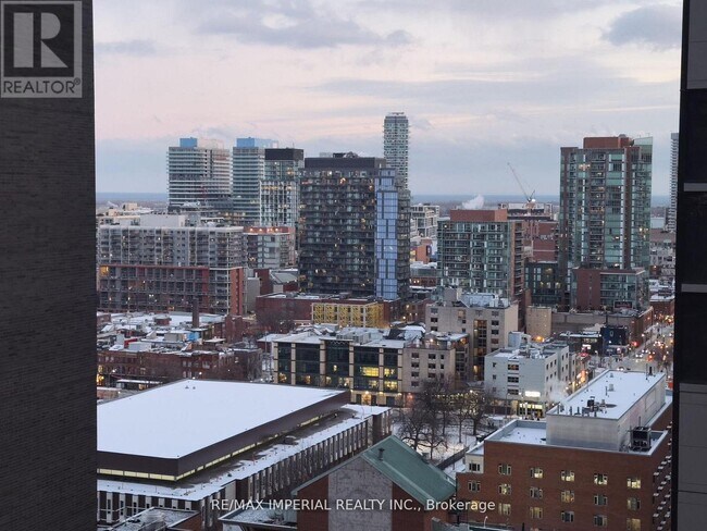 Photo du bâtiment - 77 Mutual St